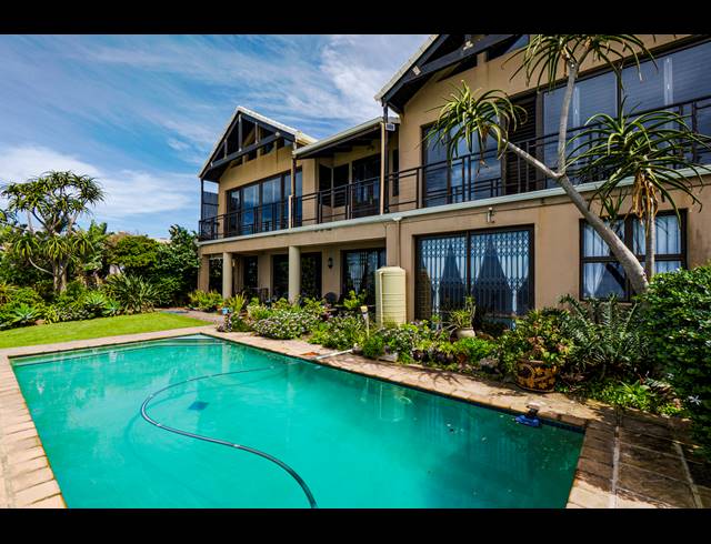 3 BEDROOM HOUSE FOR SALE IN BLUFF